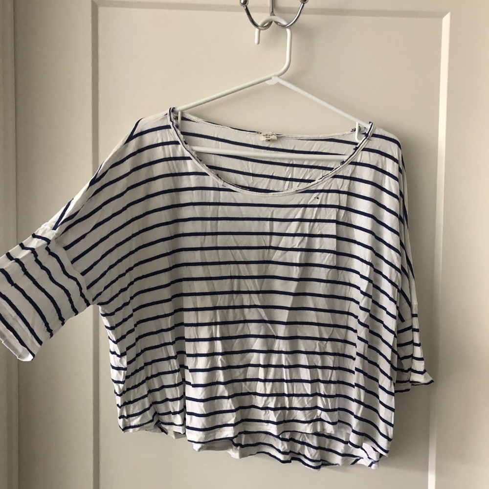 ARITZIA QUARTER LENGTH STRIPED TSHIRT